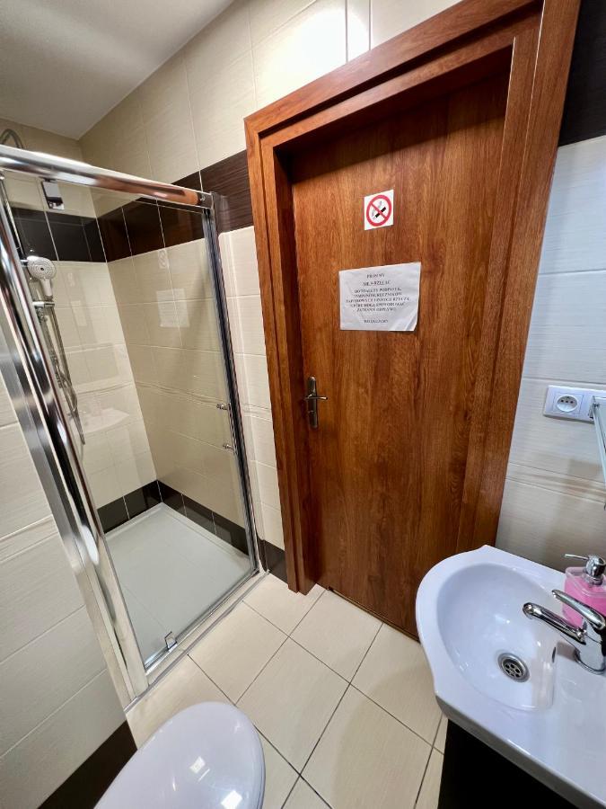 Apartamenty Ostrowiec - Pokoje Goscinne Centrum Ostrowiec Świętokrzyski المظهر الخارجي الصورة