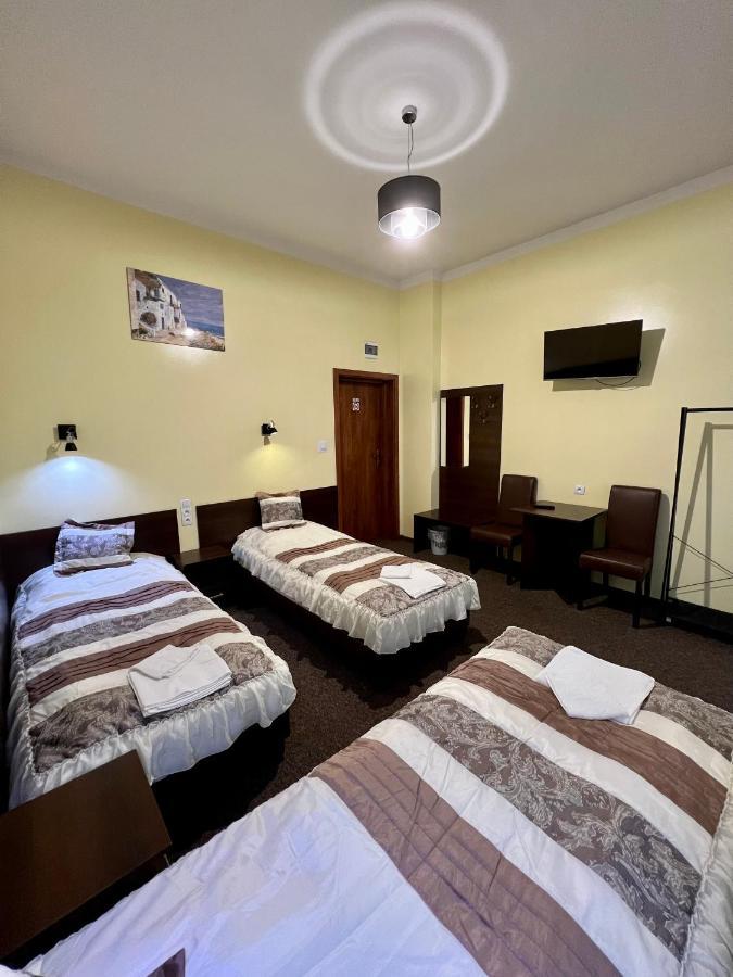 Apartamenty Ostrowiec - Pokoje Goscinne Centrum Ostrowiec Świętokrzyski المظهر الخارجي الصورة