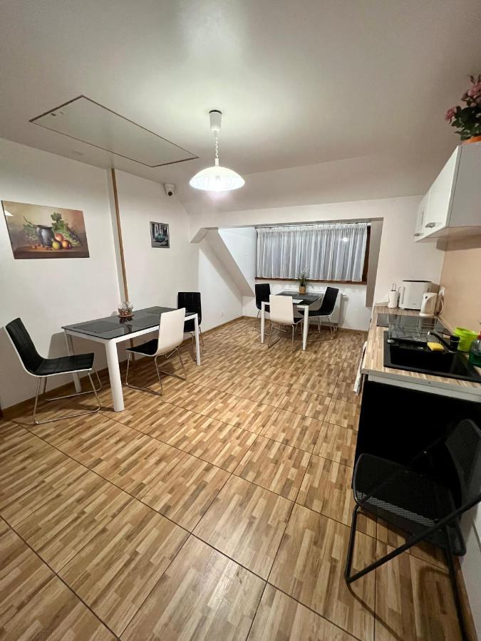 Apartamenty Ostrowiec - Pokoje Goscinne Centrum Ostrowiec Świętokrzyski المظهر الخارجي الصورة